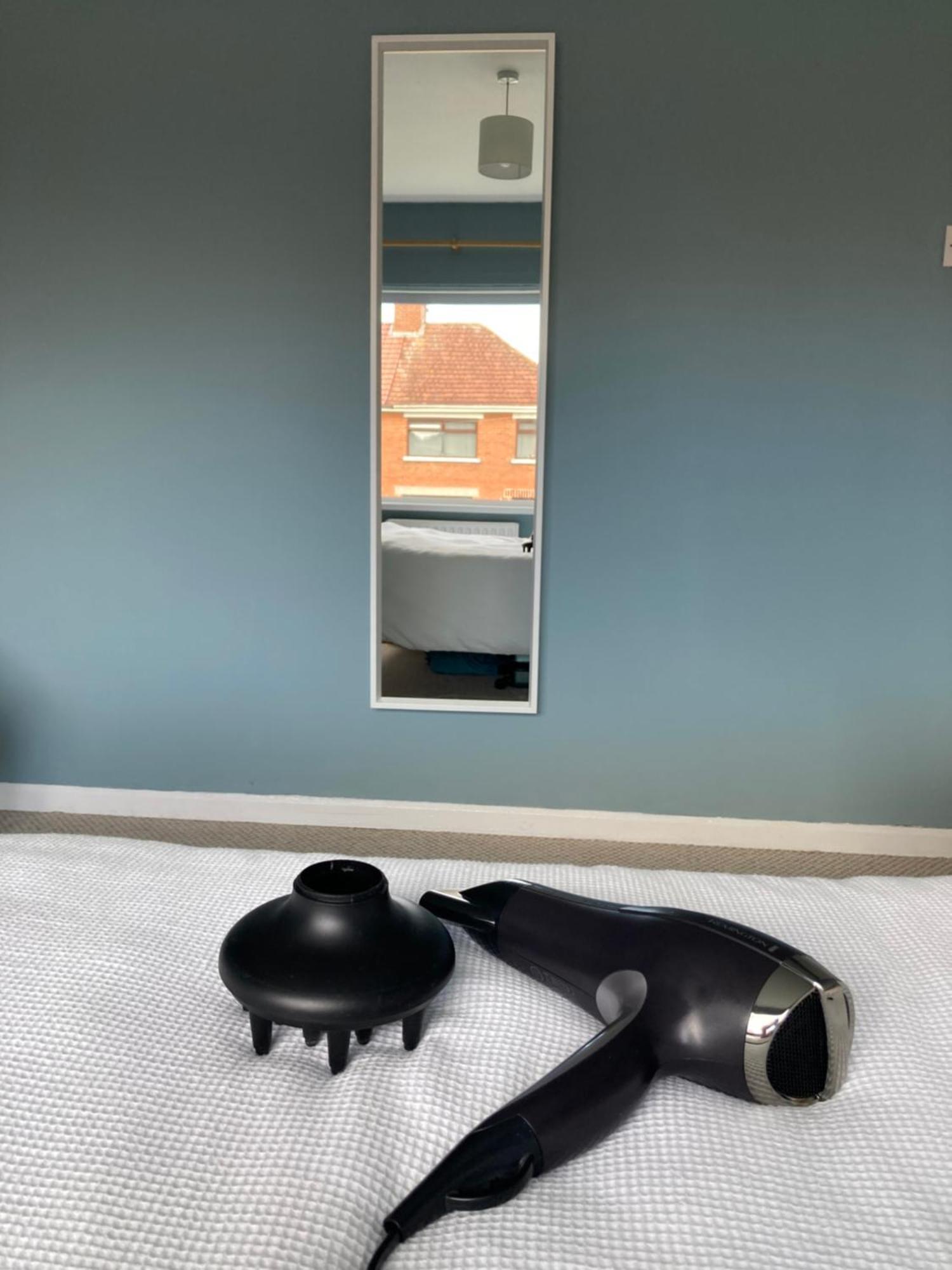 Cosy At Cumberland - Double Room With Shared Bathroom Dundonald  Exteriör bild